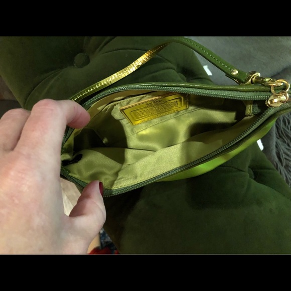 Coach never used silky green hobo shoulder bag - Picture 3 of 8